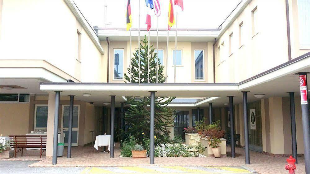 Hotel Villa Cinzia Villanova Mondovì Екстериор снимка